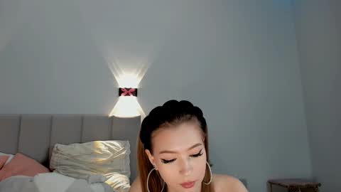 Princess Diana online show from December 18, 1:05 am