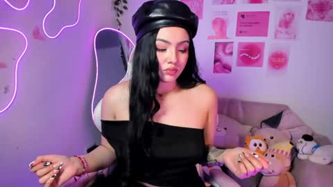 Snapshot of princess_saris chatting on June 2, 8:22 pm online show from June 2, 8:22 pm