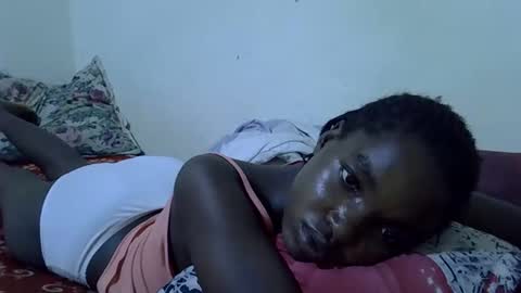 Snapshot of princess_scovia chatting on May 9, 6:35 pm princess_scovia online show from May 9, 6:35 pm
