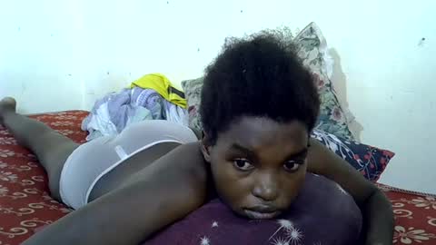 Snapshot of princess_scovia chatting on July 3, 12:00 pm princess_scovia online show from July 3, 12:00 pm