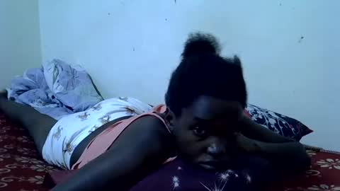 Snapshot of princess_scovia chatting on July 13, 4:48 am princess_scovia online show from July 13, 4:48 am
