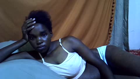 Snapshot of princess_scovia chatting on July 28, 4:39 pm princess_scovia online show from July 28, 4:39 pm