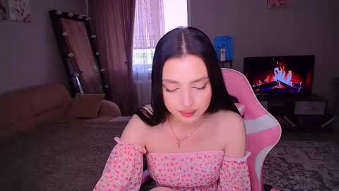 Snapshot of princessamira1 chatting on June 5, 8:42 am princessamira1 online show from June 5, 8:42 am