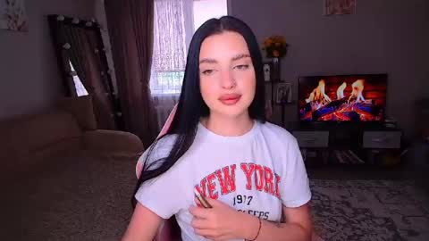 Snapshot of princessamira1 chatting on July 17, 7:04 am princessamira1 online show from July 17, 7:04 am