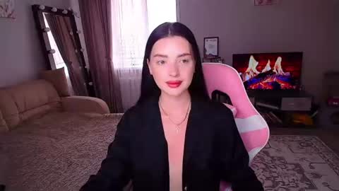 Snapshot of princessamira1 chatting on July 24, 6:00 am princessamira1 online show from July 24, 6:00 am