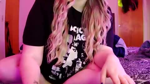 NOTYOURTYPICALBARBIE online show from September 21, 5:47 pm