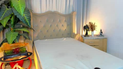 PrincessDONT FORGET TO FOLLOW ME online show from December 2, 8:52 am