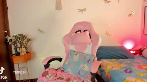 princessluna_14 online show from July 15, 9:31 pm