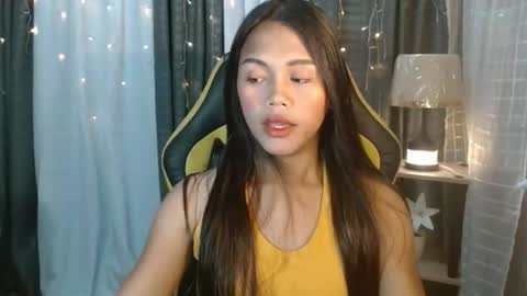 Snapshot of princessrynn chatting on October 29, 9:33 am princessrynn online show from October 29, 9:33 am