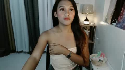 Snapshot of princessrynn chatting on February 4, 10:10 am princessrynn online show from February 4, 10:10 am