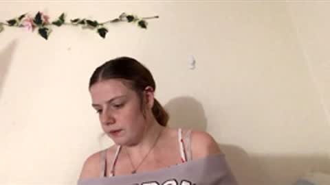 princesssnowflk84 online show from May 3, 8:15 pm