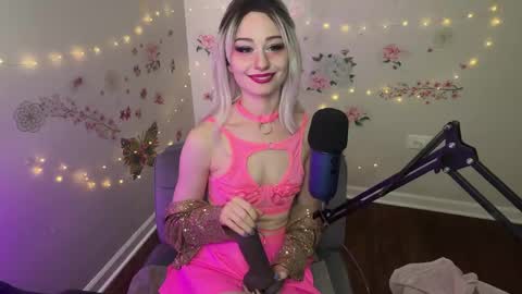 Snapshot of princessstarrxxx chatting on May 6, 9:31 pm Starr online show from May 6, 9:31 pm