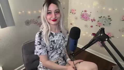 Snapshot of princessstarrxxx chatting on July 28, 8:23 pm Starr online show from July 28, 8:23 pm