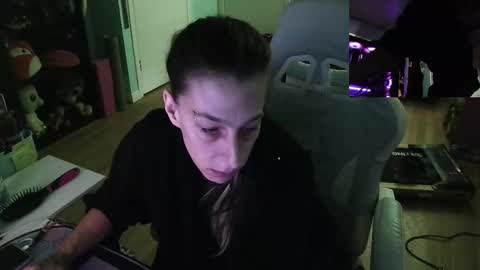 Snapshot of princesstyff chatting on September 17, 11:01 am Tyff et Blast online show from September 17, 11:01 am