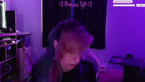 Snapshot of princesstyff chatting on April 29, 12:09 pm Tyff et Blast online show from April 29, 12:09 pm