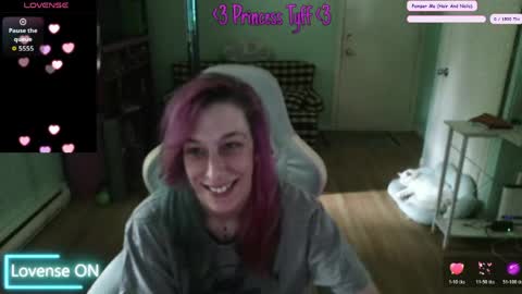 Snapshot of princesstyff chatting on May 8, 2:55 pm Tyff et Blast online show from May 8, 2:55 pm