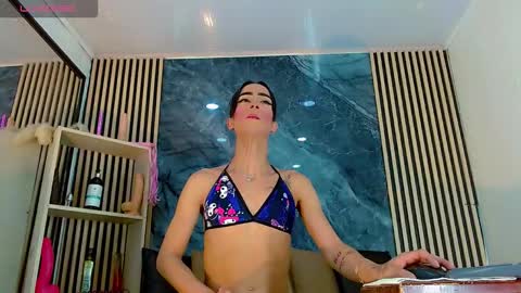 Snapshot of priscilarainbow chatting on November 9, 9:35 pm priscilarainbow online show from November 9, 9:35 pm