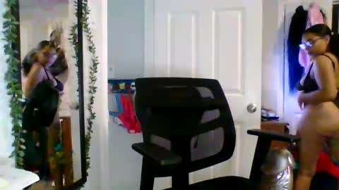 prissyymissyy online show from October 24, 9:22 pm