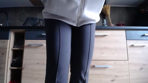 Snapshot of private_space chatting on December 18, 7:58 am Space online show from December 18, 7:58 am