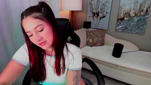 Snapshot of priya_rose chatting on February 25, 9:46 pm Priya Rose online show from February 25, 9:46 pm