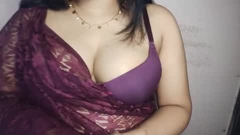 priyu_ online show from December 16, 2:22 pm