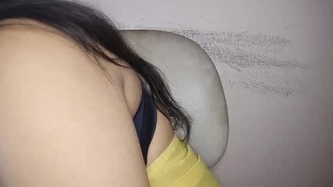 priyu_ online show from December 18, 3:12 am