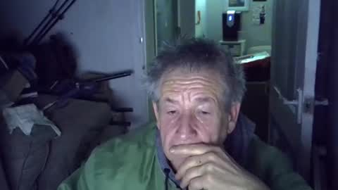 projectorepson online show from December 15, 6:23 pm