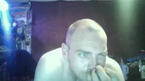 Snapshot of properttw chatting on April 6, 2:07 pm properttw online show from April 6, 2:07 pm