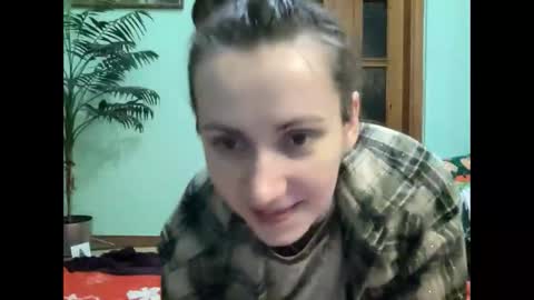 Snapshot of proud_sweet_21 chatting on June 5, 11:32 pm proud sweet 21 online show from June 5, 11:32 pm