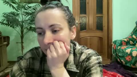 Snapshot of proud_sweet_21 chatting on June 14, 11:51 pm proud sweet 21 online show from June 14, 11:51 pm
