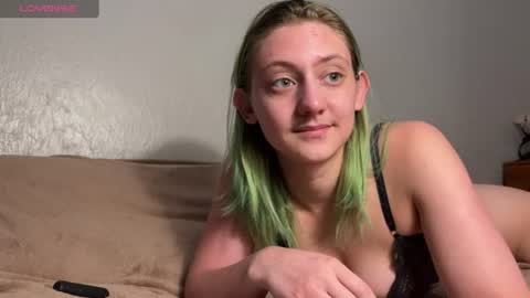 Oli online show from June 12, 7:24 pm