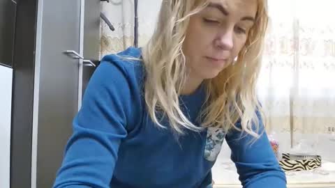 Pryncess sweety online show from December 4, 8:45 am