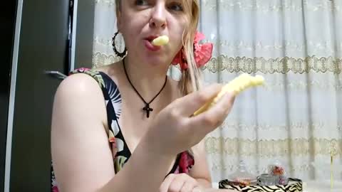 Snapshot of pryncess_sweety chatting on July 21, 6:54 pm Pryncess sweety online show from July 21, 6:54 pm