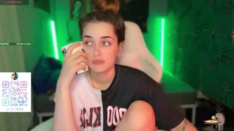 Queen of Pain online show from March 2, 12:24 am