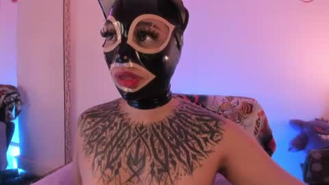 Snapshot of psychodoll_11 chatting on June 14, 4:20 pm psycodoll online show from June 14, 4:20 pm