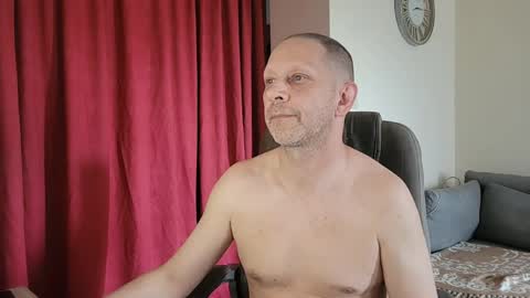 Snapshot of ptitmec chatting on May 25, 6:14 pm topher online show from May 25, 6:14 pm