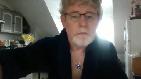 Snapshot of ptitrouquin chatting on November 25, 8:03 am ptitrouquin online show from November 25, 8:03 am