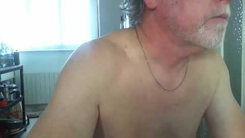 Snapshot of ptitrouquin chatting on April 6, 7:53 am ptitrouquin online show from April 6, 7:53 am