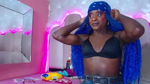 Snapshot of puca_eboony chatting on December 6, 10:41 pm pucca online show from December 6, 10:41 pm