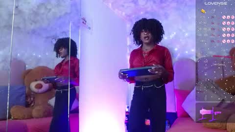 Snapshot of puca_eboony chatting on November 10, 9:03 pm pucca online show from November 10, 9:03 pm