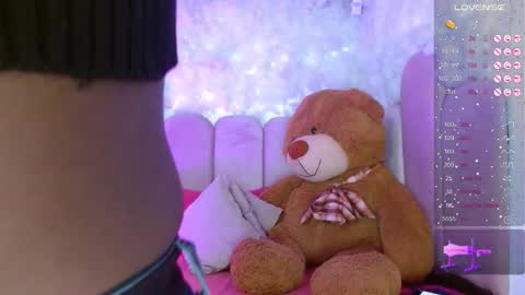 Snapshot of puca_eboony chatting on November 24, 8:19 pm pucca online show from November 24, 8:19 pm