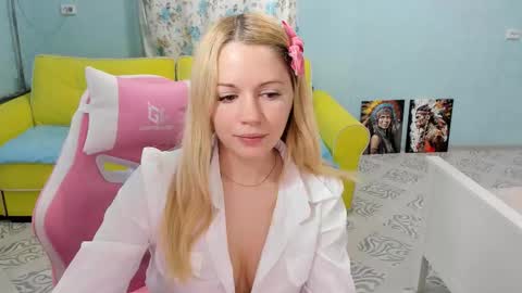 Victoria online show from October 3, 2:30 am