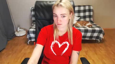 Polly online show from December 25, 1:51 pm