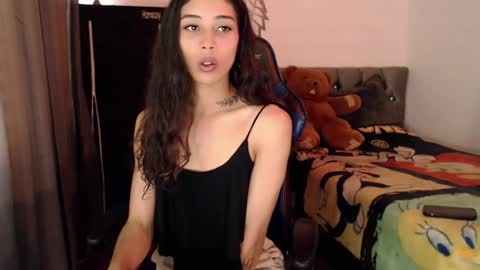 Cris online show from October 22, 5:45 pm