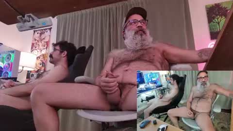 Snapshot of pupnpapa chatting on July 8, 2:05 am Pup And Papa bear online show from July 8, 2:05 am