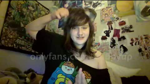 Snapshot of puppybliss chatting on September 12, 8:25 am Tboy Puppy online show from September 12, 8:25 am