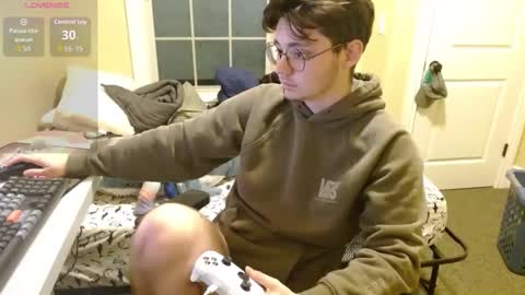 Snapshot of pupvex chatting on November 9, 6:55 am Vander Waals online show from November 9, 6:55 am