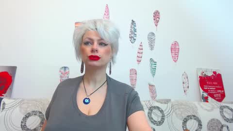 Snapshot of pure_seduce_wow chatting on February 12, 4:07 am Goldie online show from February 12, 4:07 am