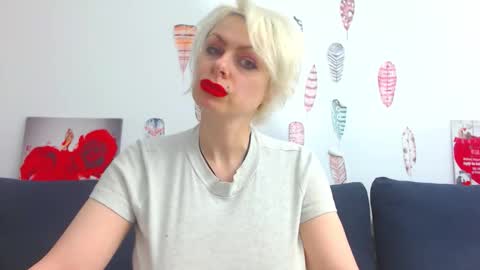 Snapshot of pure_seduce_wow chatting on March 21, 3:33 am Goldie online show from March 21, 3:33 am