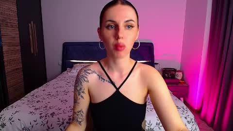 Snapshot of pure_temptation_j chatting on April 3, 4:49 pm Julia online show from April 3, 4:49 pm